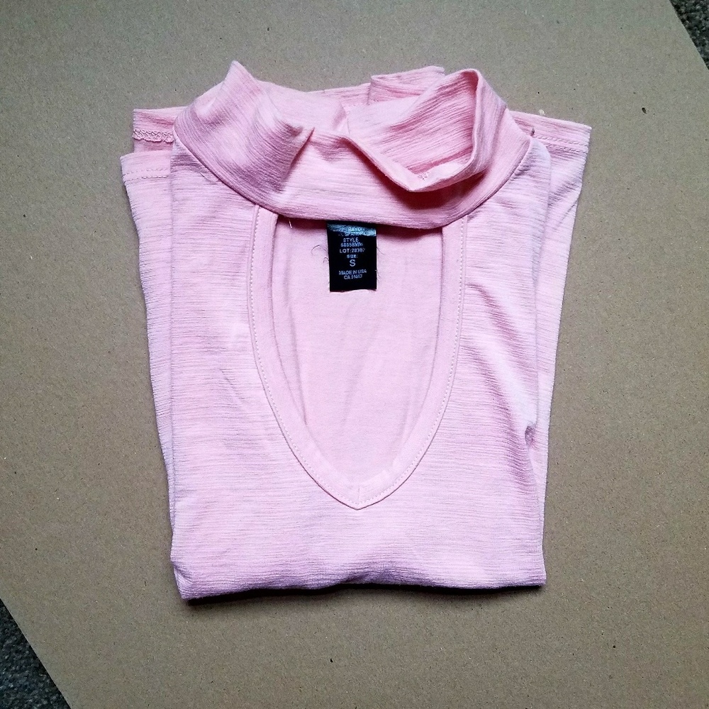 Mock neck crop keyhole shirt